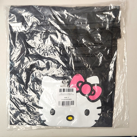 ❤️NWT VINTAGE TORRID GRAPHIC TEE - HELLO KITTY - BOAT NECK - SANRIO PLUS SIZE - Picture 7 of 14